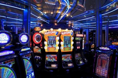 bintang138 slot Live Dealer Tables at Your Fingertips